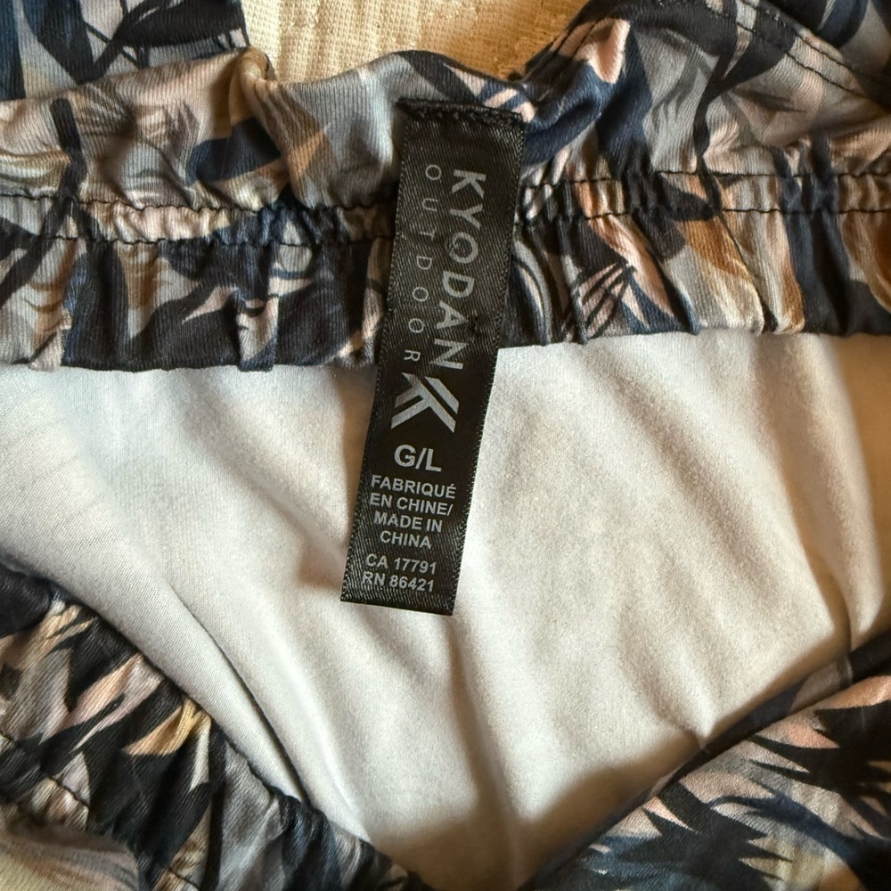Kyodan - Women’s- Athletic Dress with Leaf/Tropical Print - - Picture 3 of 4
